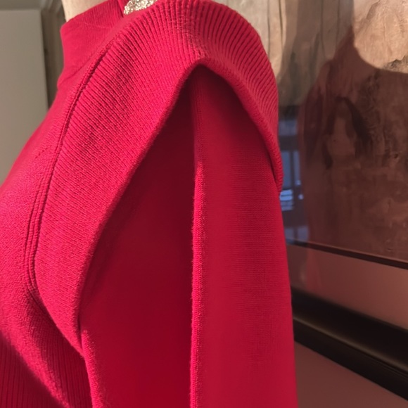 Beautiful fuchsia sweater size small 50% viscose 50% polyester - Picture 3 of 3